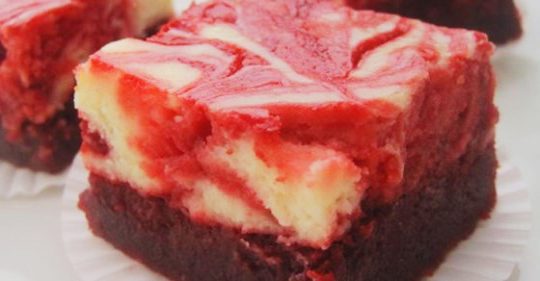 Red Velvet Cheesecake Swirl Brownies !!