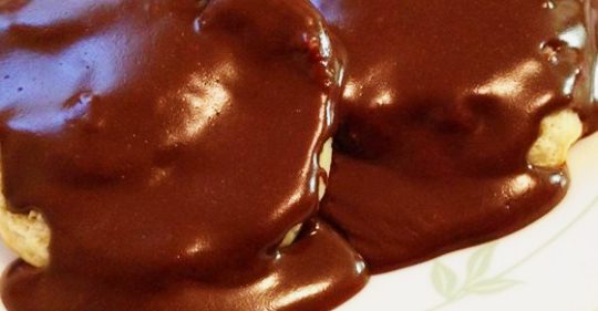 Southern-Style Chocolate Gravy Will Change How You Breakfast !!