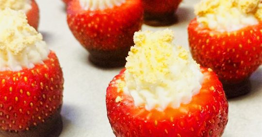 Strawberry Cheesecake Bites !!