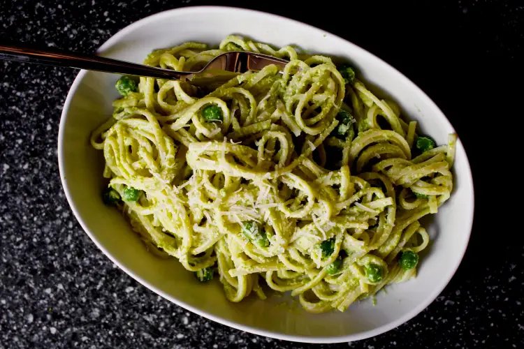 Pea Pesto Linguine 2023 | Health & Diet, RECIPES, Under 300 Calories