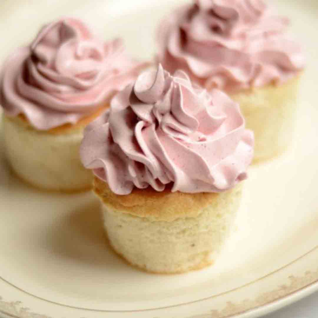 Angel Food Cupcakes With Meringue Icing [Skinnyfied]
