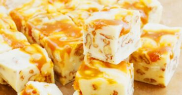 5 Minute White Chocolate Caramel Pecan Fudge !!
