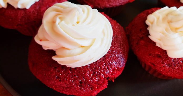 Red Velvet Cupcakes !!