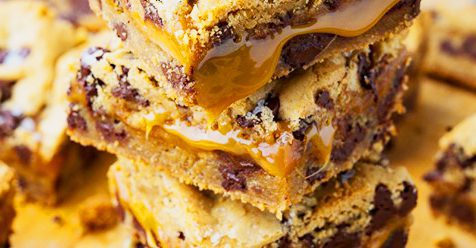Salted Caramel Chocolate Chip Cookie Bars !!