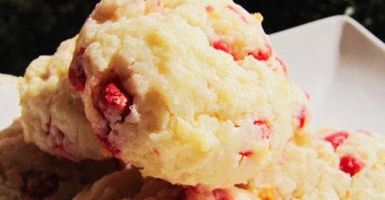 These Incredible Raspberry Cheesecake Cookies Are Perfect For Your Valentine