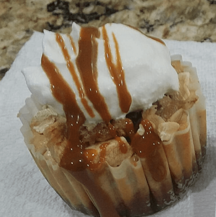 Caramel Apple Crisp Cheesecake