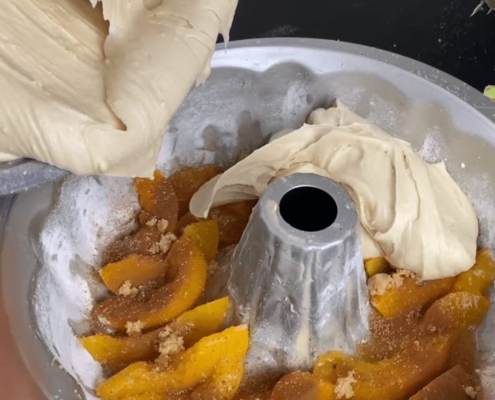 How to make Peach Cobbler Pound Cake: