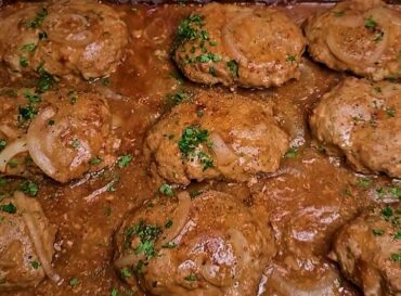 Delicious Hamburger Steaks with Brown Gravy