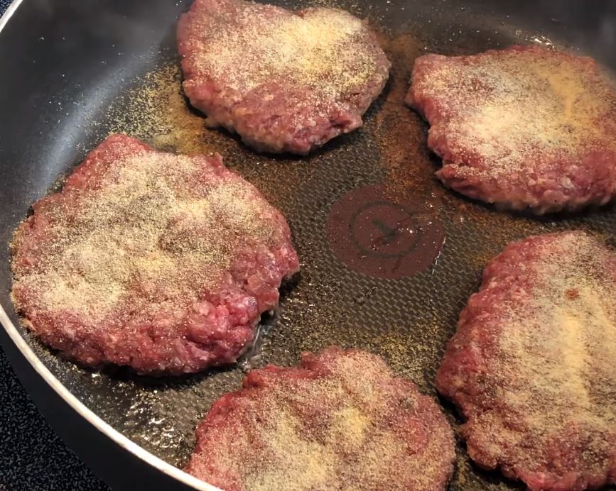 How to Make Hamburger Steaks with Delicious Brown Gravy