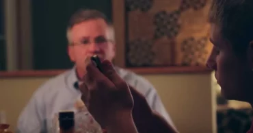 Dad Teaches Kids Important Lesson About Texting At The Table