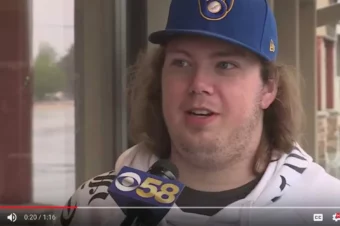 Delivery Man Takes Pizza To House, About To Leave When He Notices Woman Mouthing ‘Help Me’