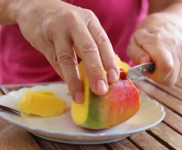 Easy steps to cutting a mango