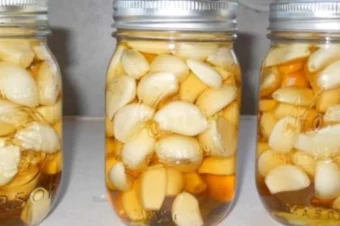 Garlic, Apple Cider Vinegar And Honey – The Super Combination Helping to Fight Diabetes, Obesity, Indigestion And More!