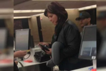 Have A Close Look At This Woman At An Airport. Her Photo Is Going VIRAL!