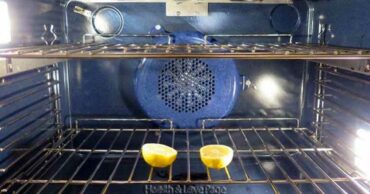 Here’s a Simple Trick That Will Help You Keep Flies Out of Your Home!