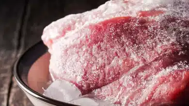 She Forgot To Take Her Meat Out Of The Freezer. This Simple Trick Will Defrost Meat In Minutes 2025 | Tips & Tricks