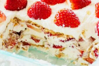 Fresh Strawberry And Whipping Cream No Bake Cake !!
