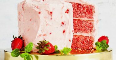 Strawberry Cake With Strawberry Buttercream Frosting !!