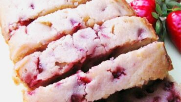 Amazing Strawberry Pound Cake !!
